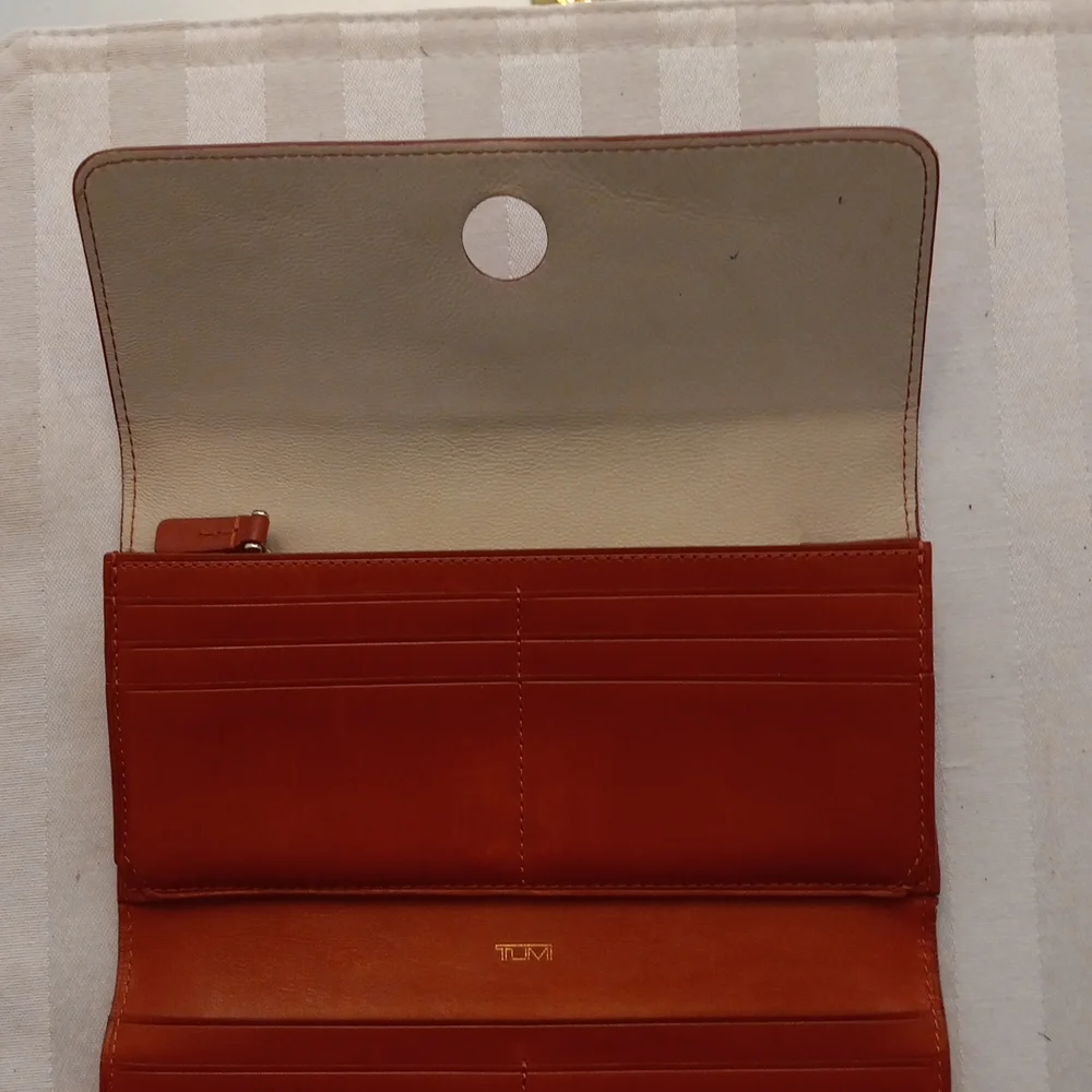 Tumi Soft Leather Women's Wallet (Clutch) - Picture 5 of 13